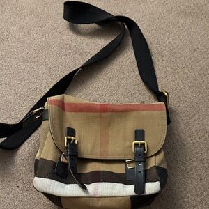 Burberry messengers bag